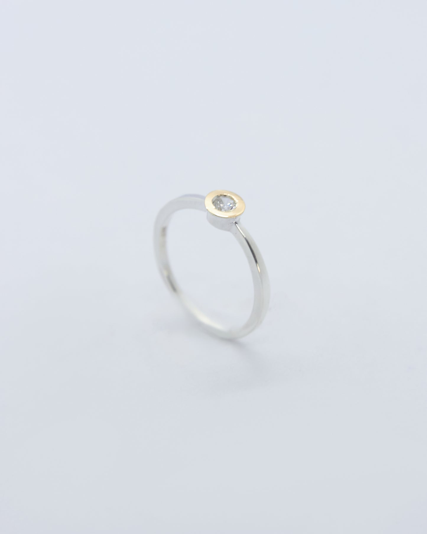 Captivating Ring | 925 Sterling Silver Ring with Zircon and 18k Gold Leaf